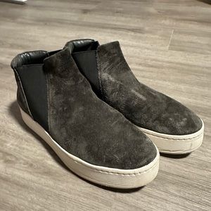 Vince Warren Chelsea Style Mid Top Suede Platform Sneaker Dark Gray